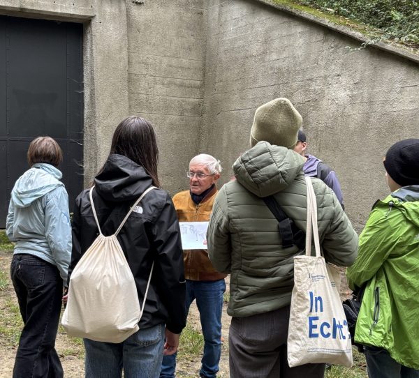 Führung an der „Richard Grube“, in der die Häftlinge des KZ Leitmeritz Zwangsarbeit leisten mussten, 2025. © BWS