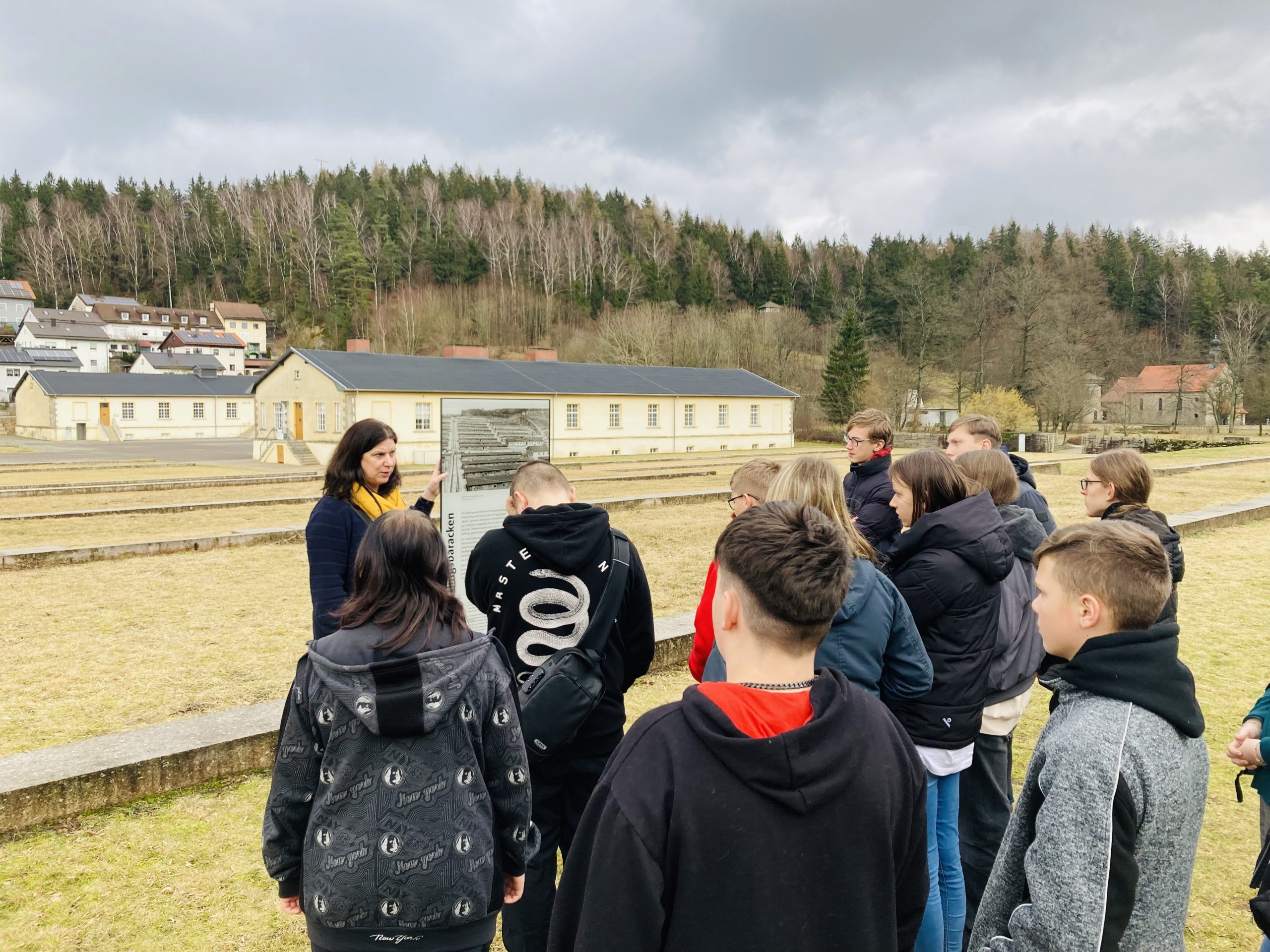 Führung durch das Gelände der KZ-Gedenkstätte Flossenbürg, 2024. © BWS