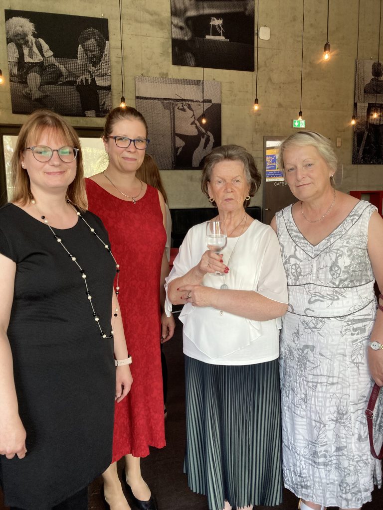 Auf Spurensuche der Wollsteiner-Brüder, alle in Hoyerswerda geboren, und ihrer Familien (Auszug aus Präsentation der Jugendlichen). © BWS